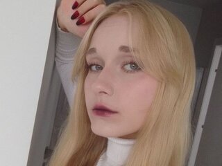 AmyQuin pics show