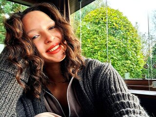 AvisKiniry pics cam