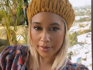 BonnieBuckz live show