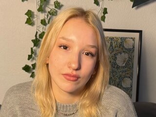 DarleenDevone shows live