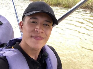 DilanLeone photos livejasmin