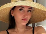 IrisVane show nude