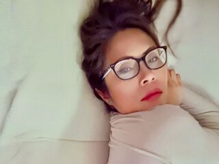 itsKiki webcam show