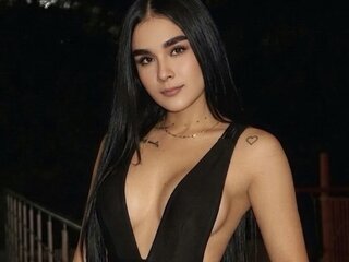 KariGarcia live ass