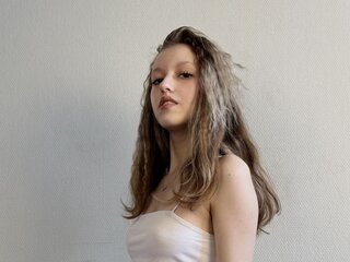 MinaMoure live cam