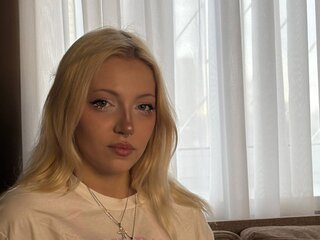 RaeRances cam shows